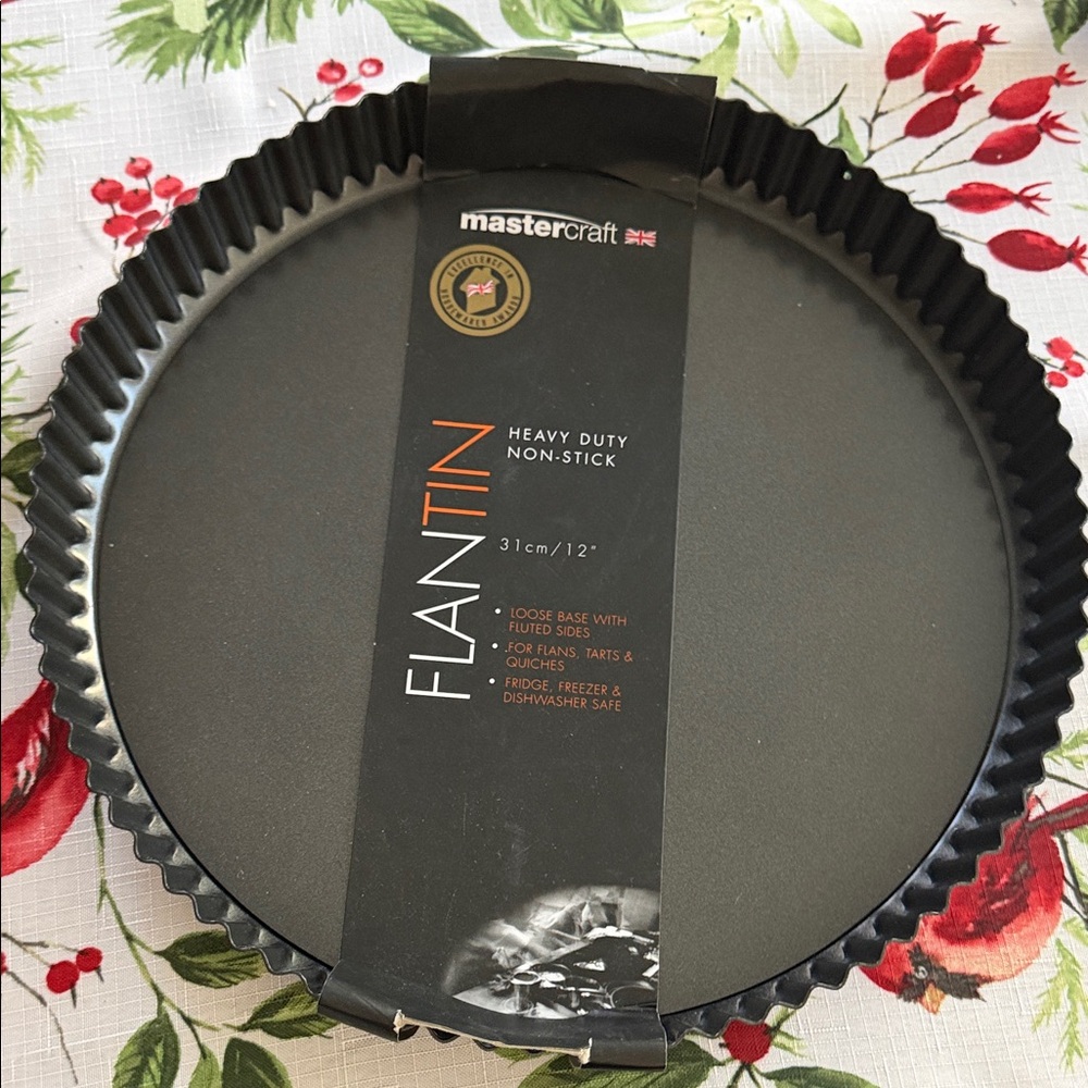 Mastercraft Non-Stick Flan Tin - Black excellent in houseware awards 31 cm /12”